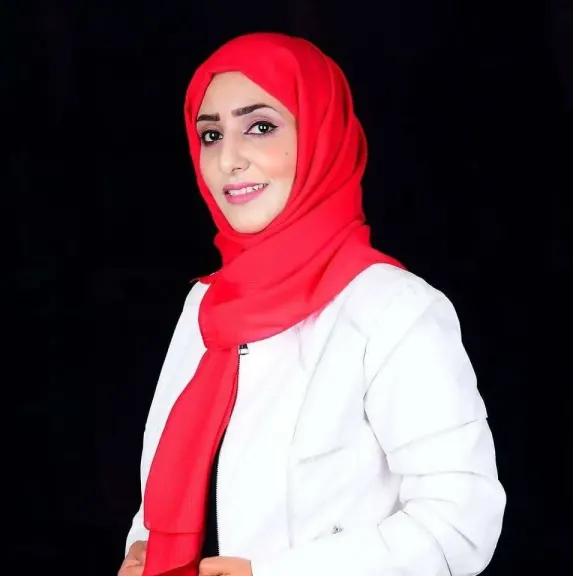 ناشطة يمنية تستجدي قبيلتها ”خولان” بردّ اعتبارها بعد تعرّضها للقذف من قيادات حوثية